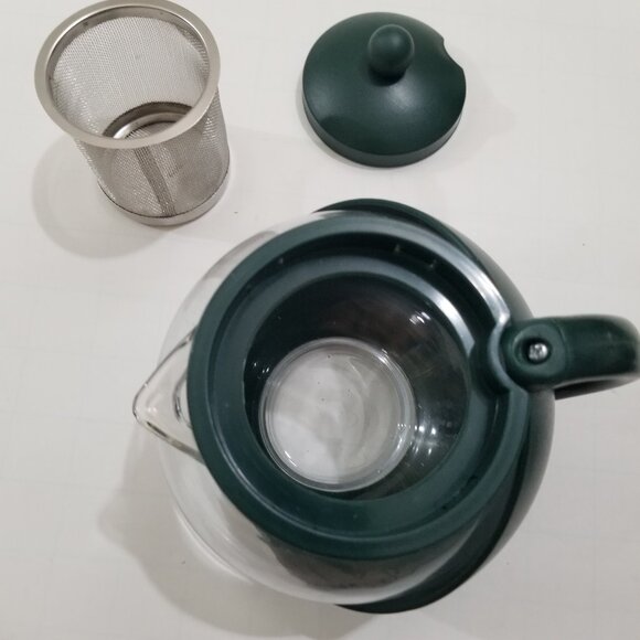 Tea maker (2 total). One in green and the other in ligher green - Picture 5 of 11